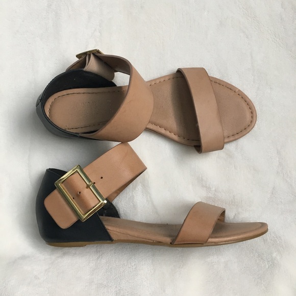 Neutral Color Block Sandals - Picture 3 of 3